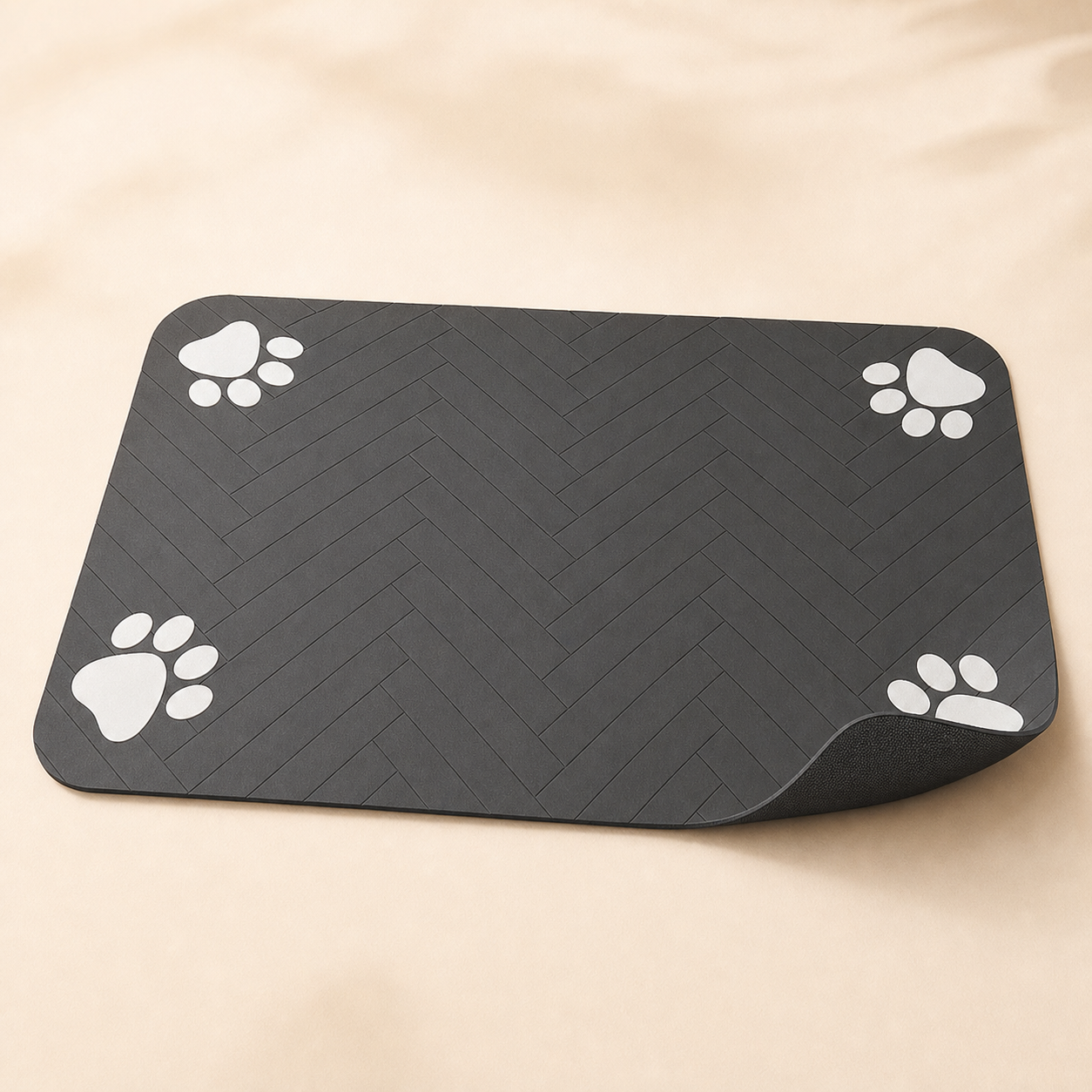 Tapis absorbant noir pour gamelles au format 20 × 30 cm