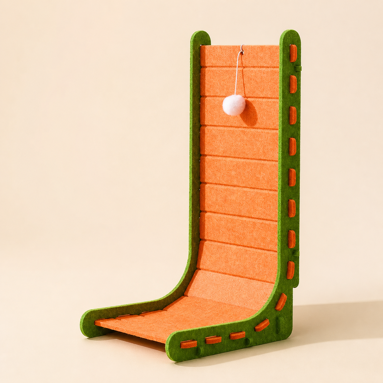 Griffoir vertical en L en feutre pour chat – 2 coloris — Orange