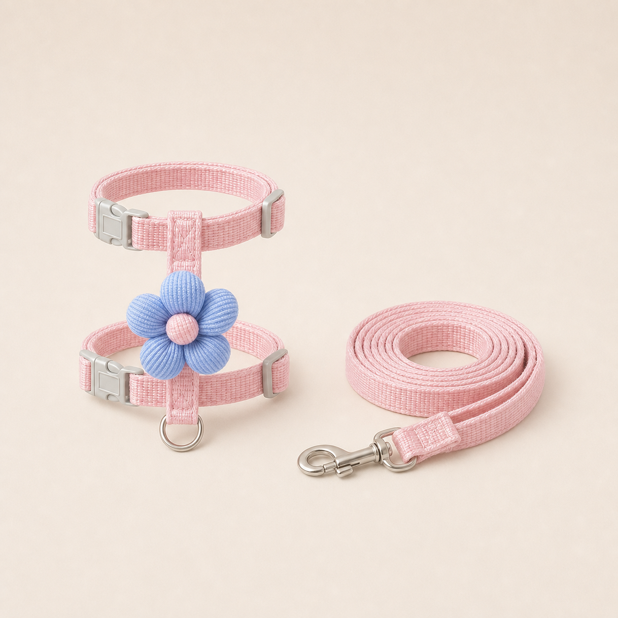 Harnais fleuri rose avec laisse pour chat