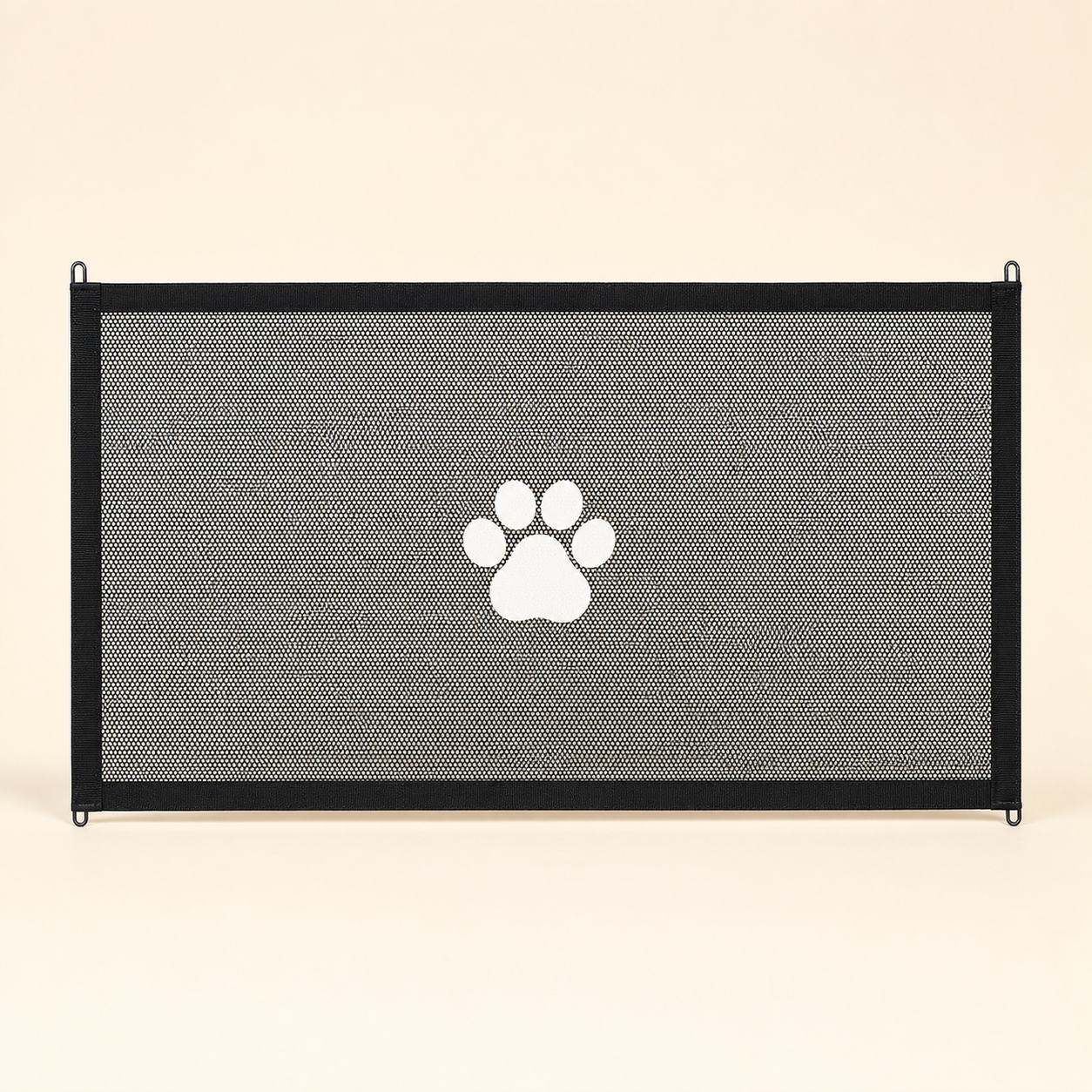 Barrière noire en maille pour chat