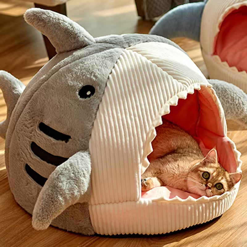 Couchage requin gris pour chat
