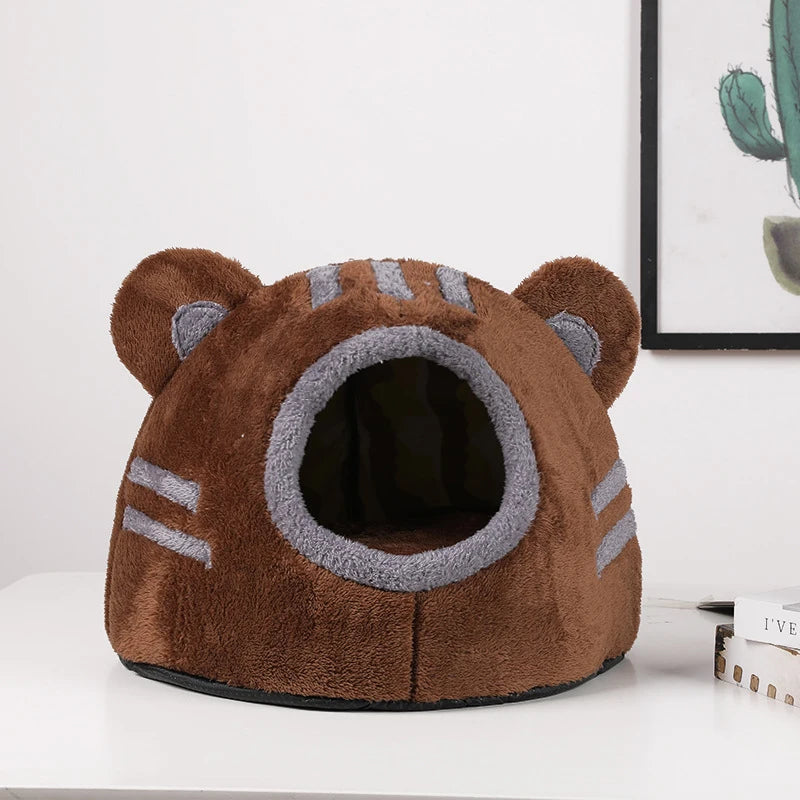 Niche tête d’ours brune pour chat